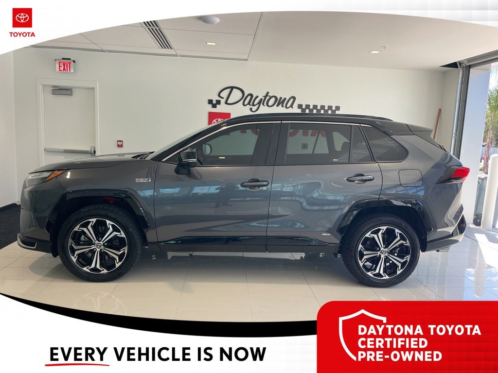 2024 Toyota RAV4 XSE - Photo 18