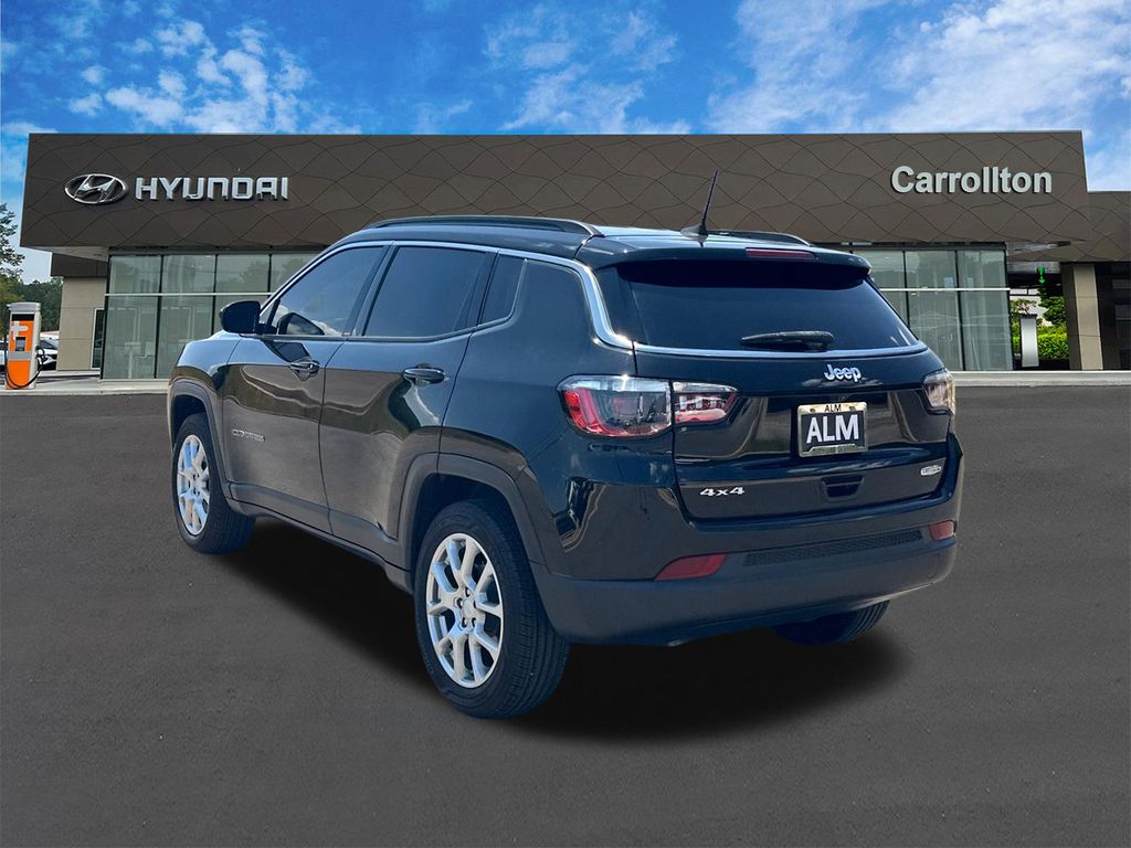 Used 2023 Black Jeep Latitude Lux image 7