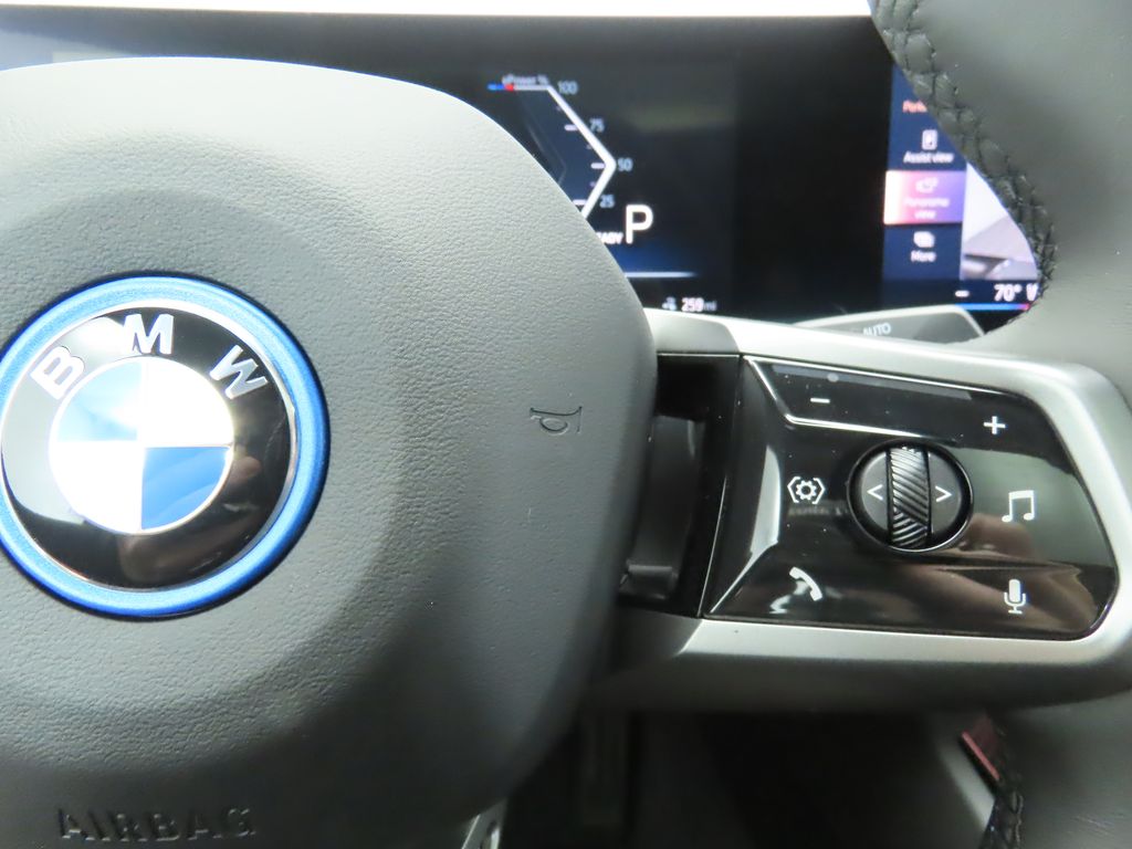 2025 BMW i5 eDrive40 12