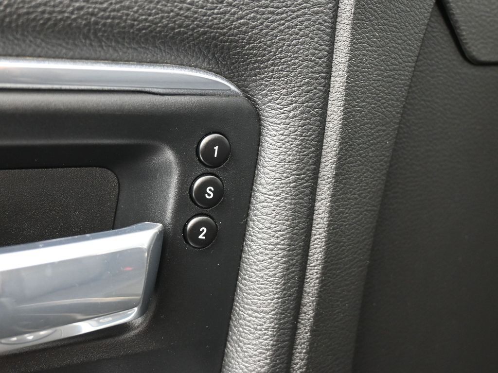 Used 2024 Diamond Black Crystal Pearlcoat Ram Laramie image 17