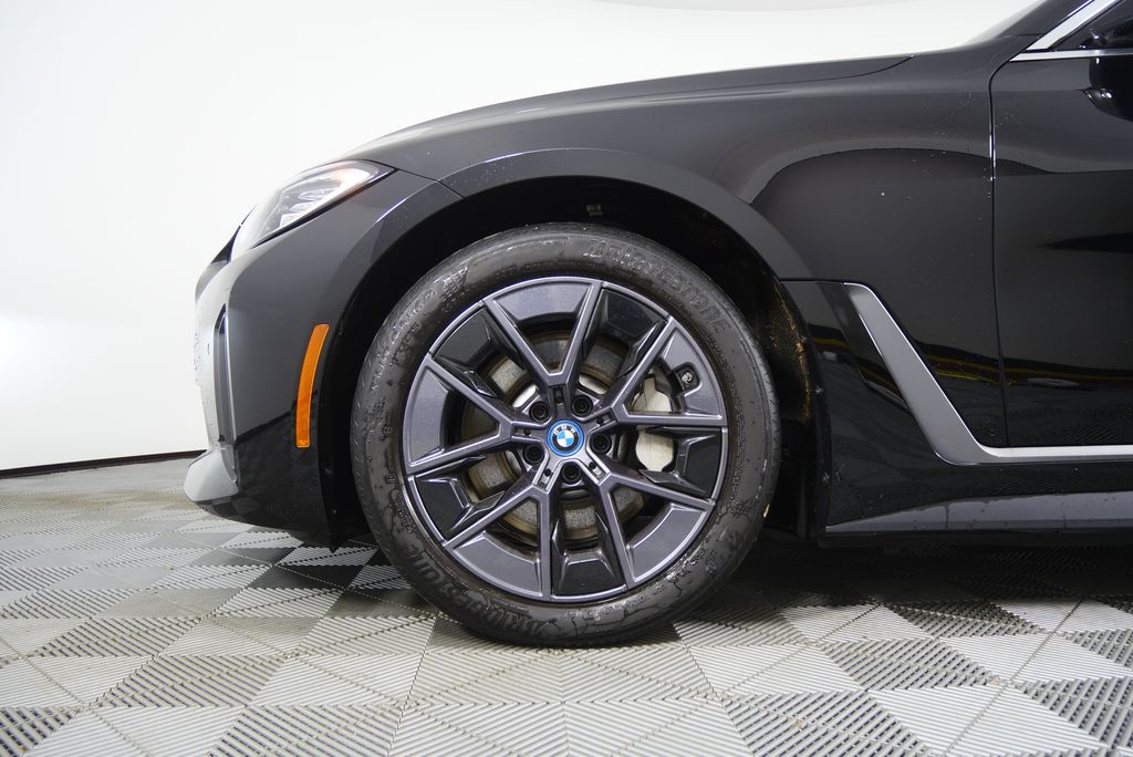 Thumbnail: 2023 BMW i4 - 8