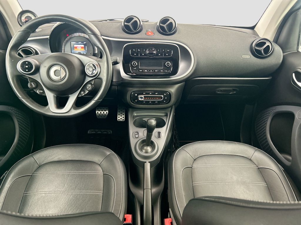 Thumbnail: 2019 smart fortwo - 13