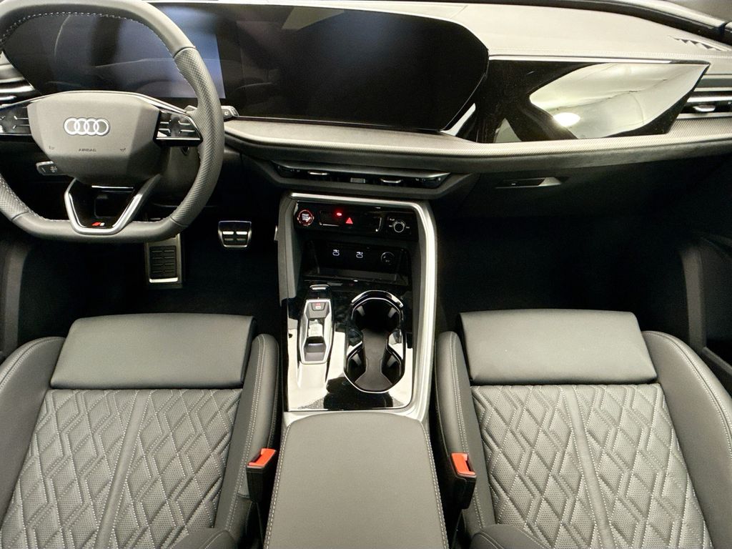 Thumbnail: 2025 Audi SQ5 - 14