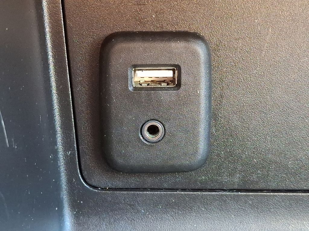 2017 GMC Canyon — photo 25