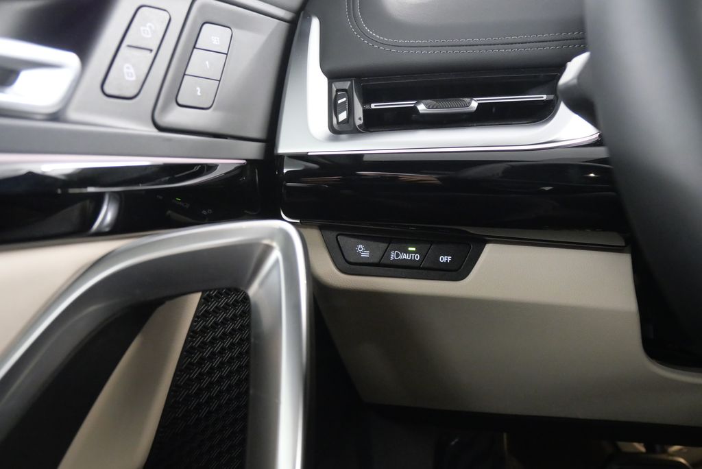 2025 BMW X1 xDrive28i 19