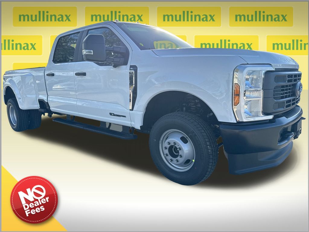 2026 Ford F-350 Super Duty XL's photo