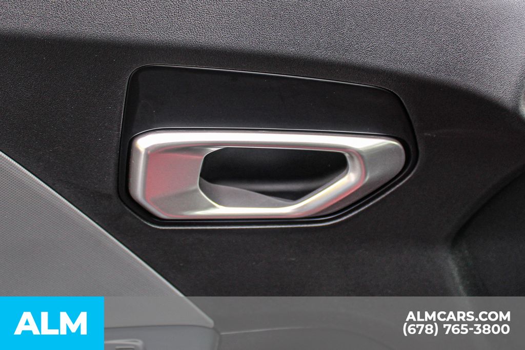 Used 2025 Red Kia LXS image 39