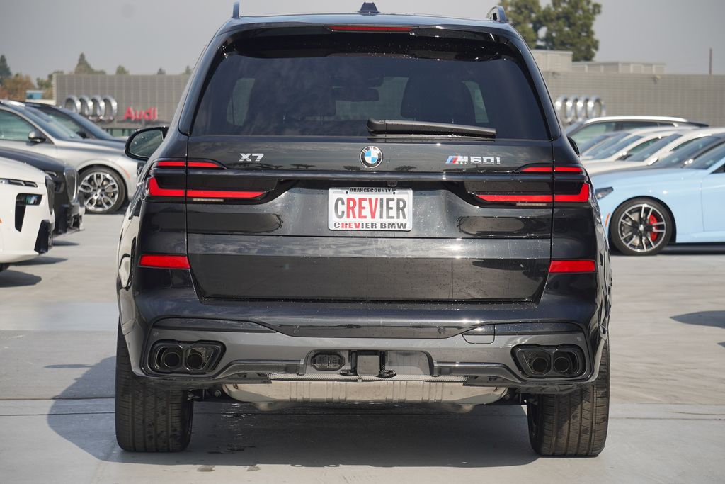 2025 BMW X7 M60i 6