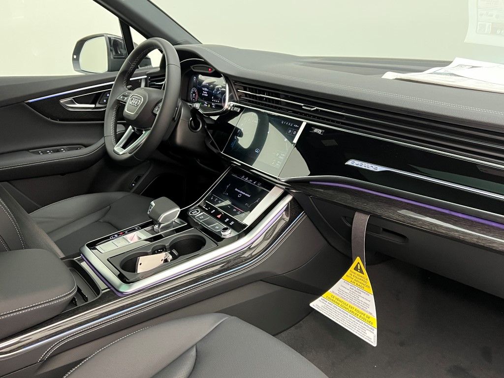 Thumbnail: 2026 Audi Q7 - 17