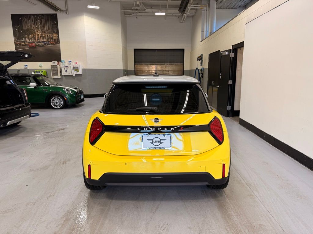 Thumbnail: 2025 MINI Cooper - 4
