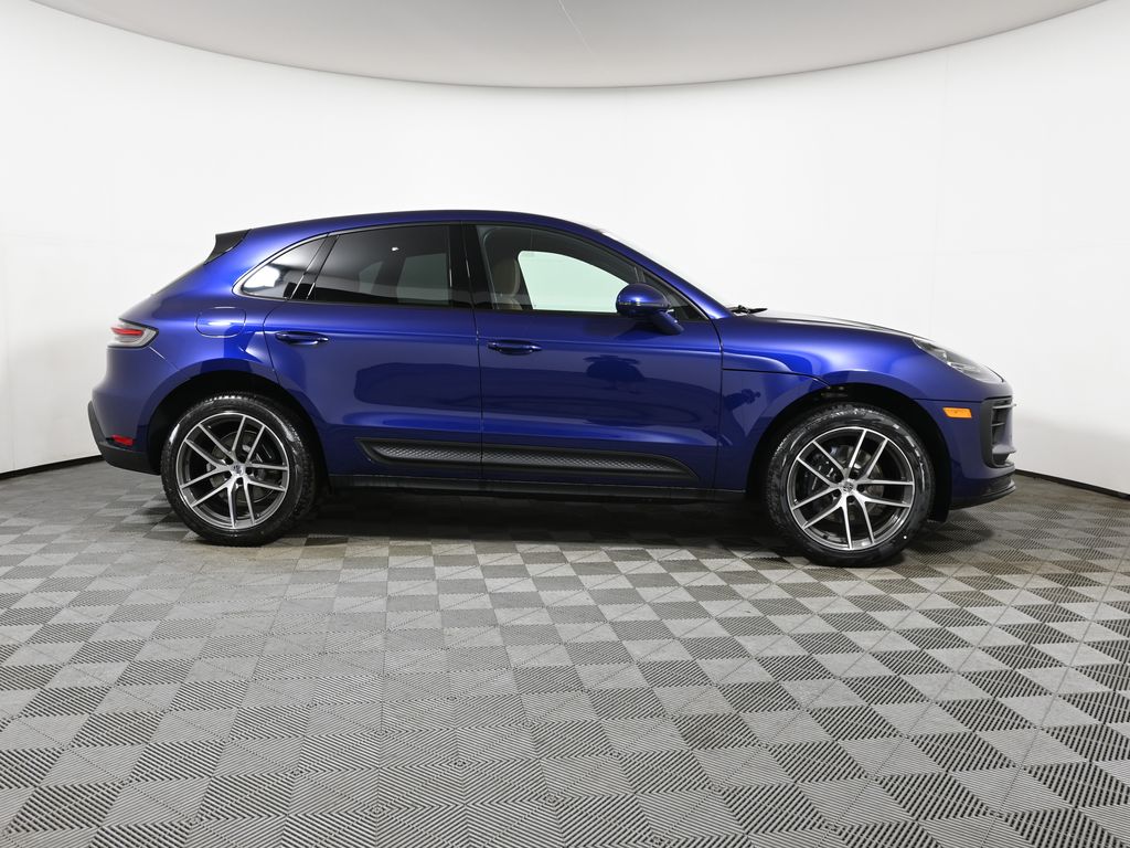 Thumbnail: 2026 Porsche Macan - 8