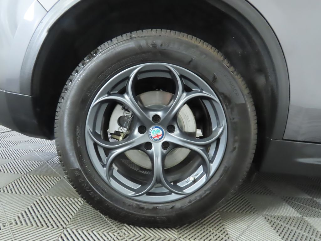 Thumbnail: 2020 Alfa Romeo Stelvio - 32