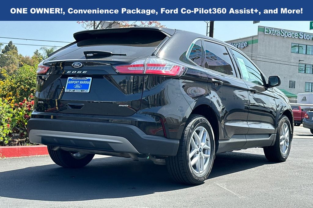 2022 Ford Edge SEL photo