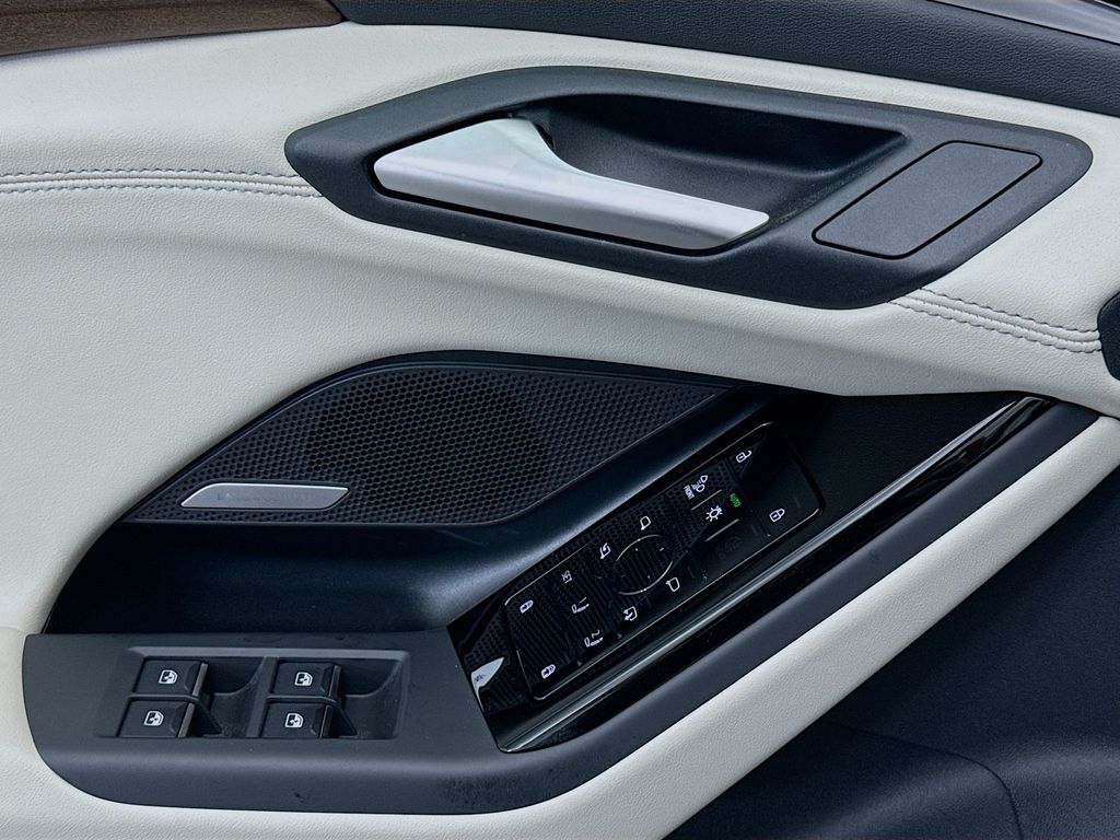 Thumbnail: 2025 Audi A6 - 23