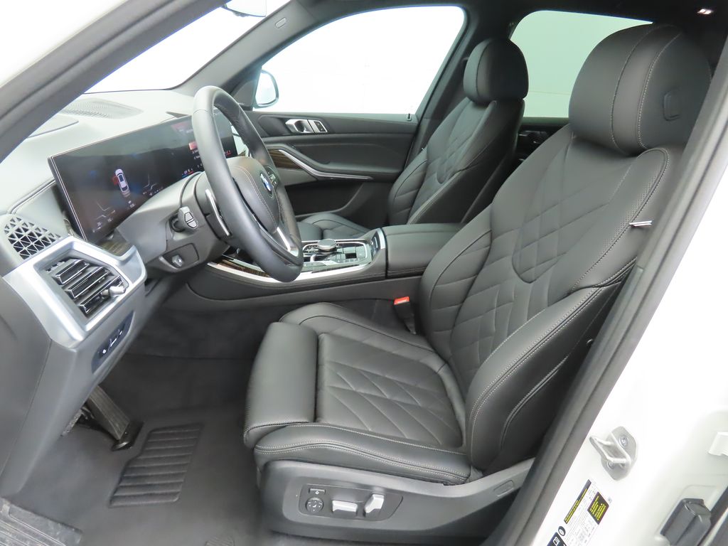 Thumbnail: 2024 BMW X5 - 19