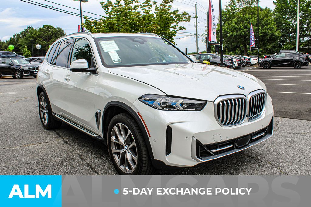 Used 2024 White BMW sDrive40i image 3