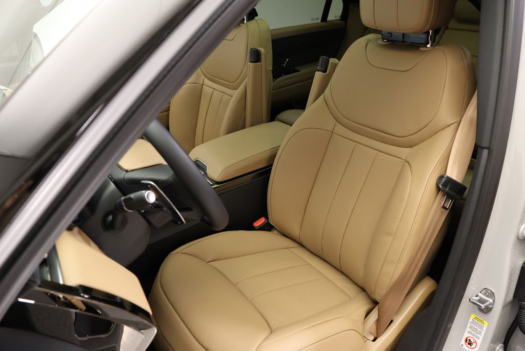 Thumbnail: 2026 Land Rover Range Rover Sport - 27