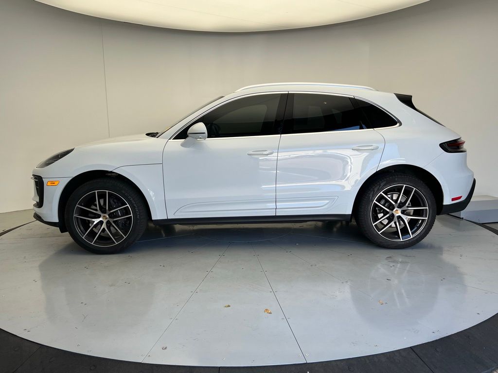 Thumbnail: 2023 Porsche Macan - 2