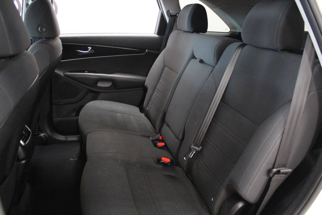 Thumbnail: 2019 Kia Sorento - 21