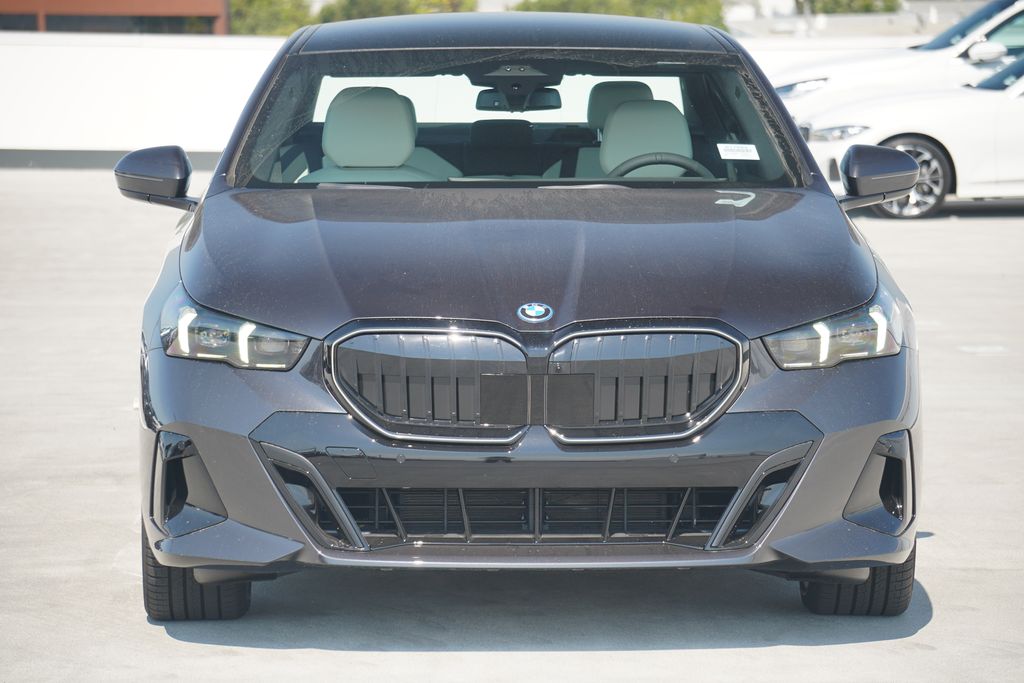 Thumbnail: 2026 BMW 5 Series - 2