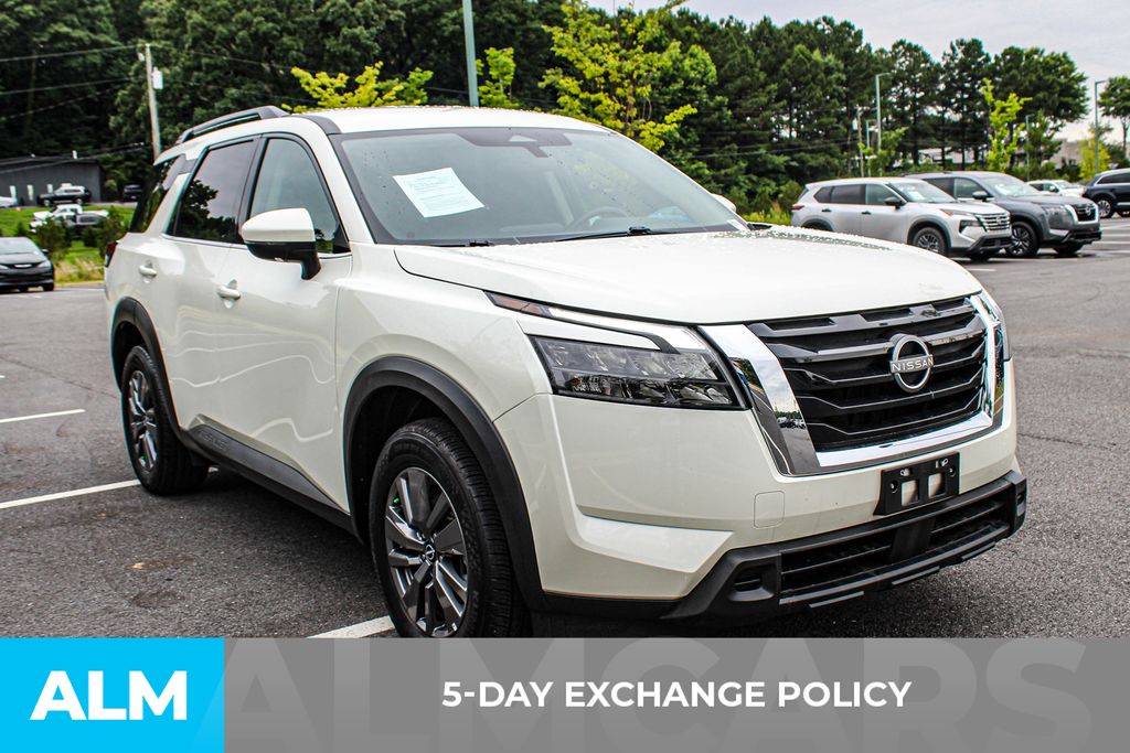 Used 2024 White Nissan SV image 4