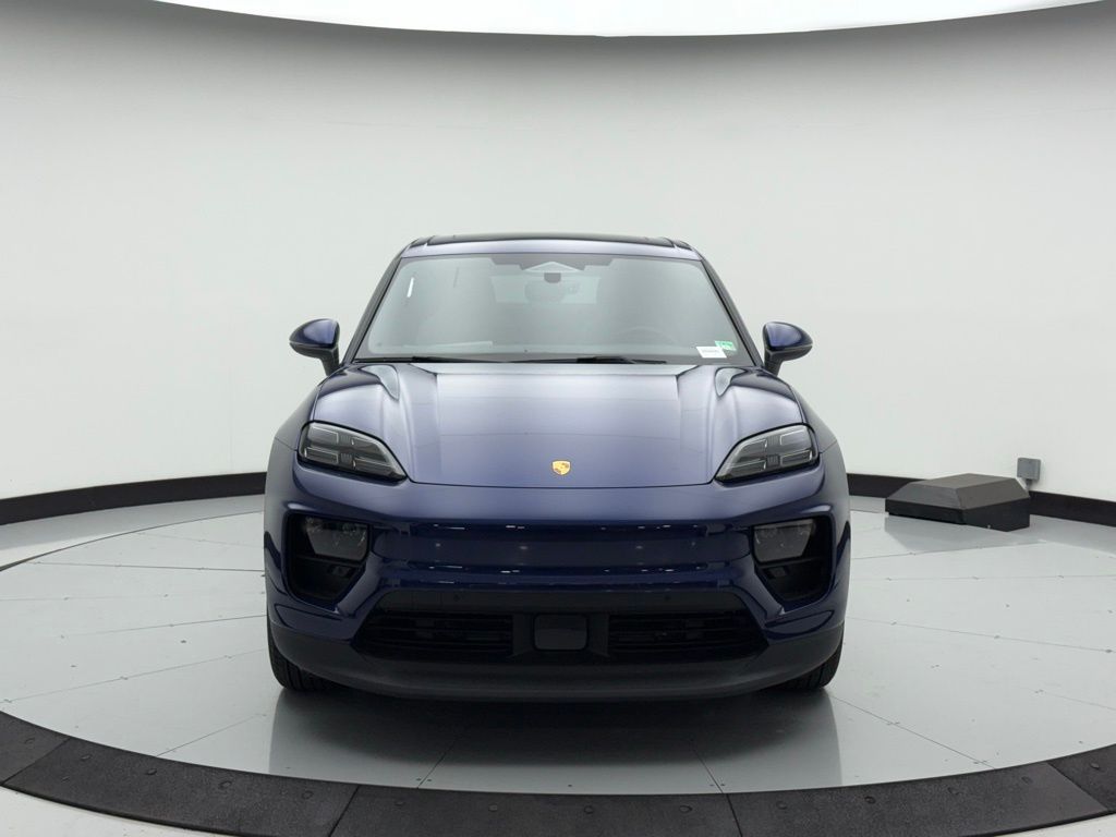 Thumbnail: 2025 Porsche Macan - 2