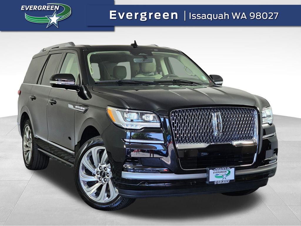 Infinite Black Metallic Clearcoat 2024 Lincoln Navigator SUV / Crossover Four-Wheel Drive Automatic