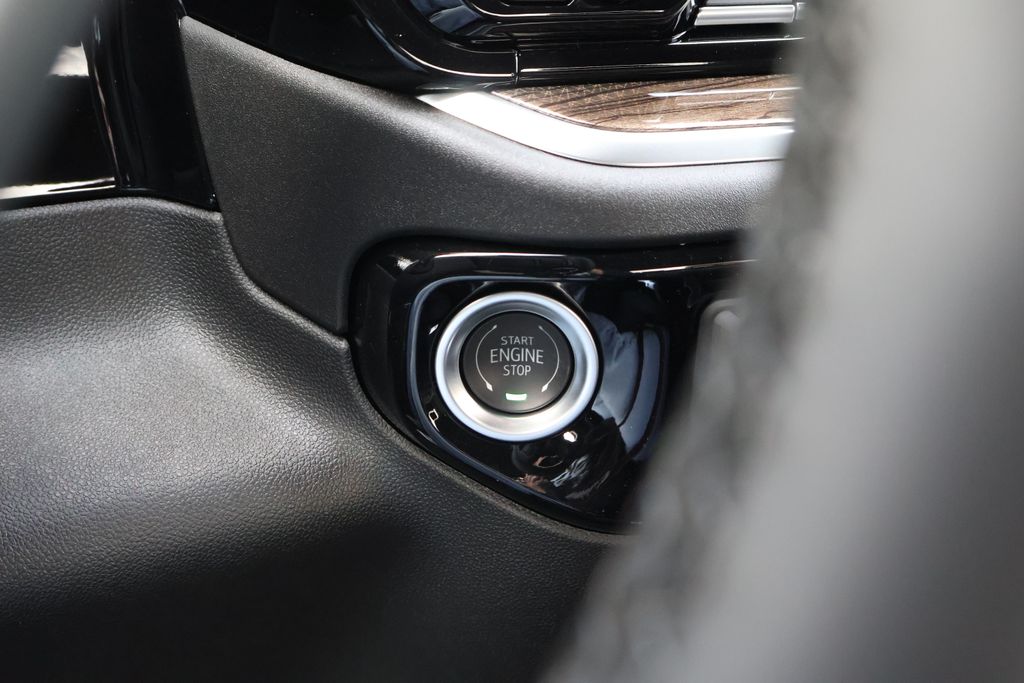 2025 Chevrolet Silverado 1500 LT 30