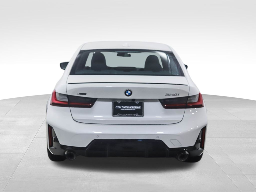 Thumbnail: 2026 BMW 3 Series - 4