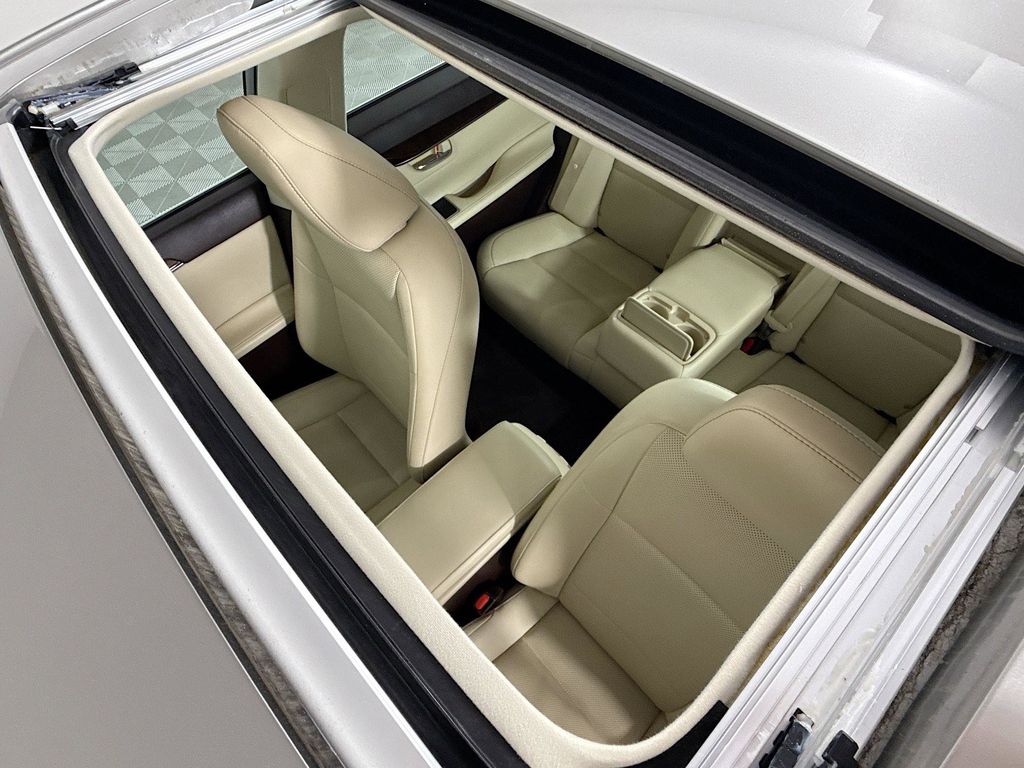 Thumbnail: 2017 Lexus ES - 22