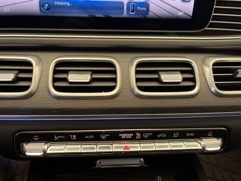 Thumbnail: 2025 Mercedes-Benz GLE - 20