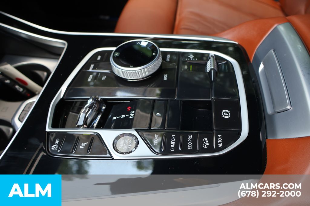Used 2023 White BMW M60i image 37