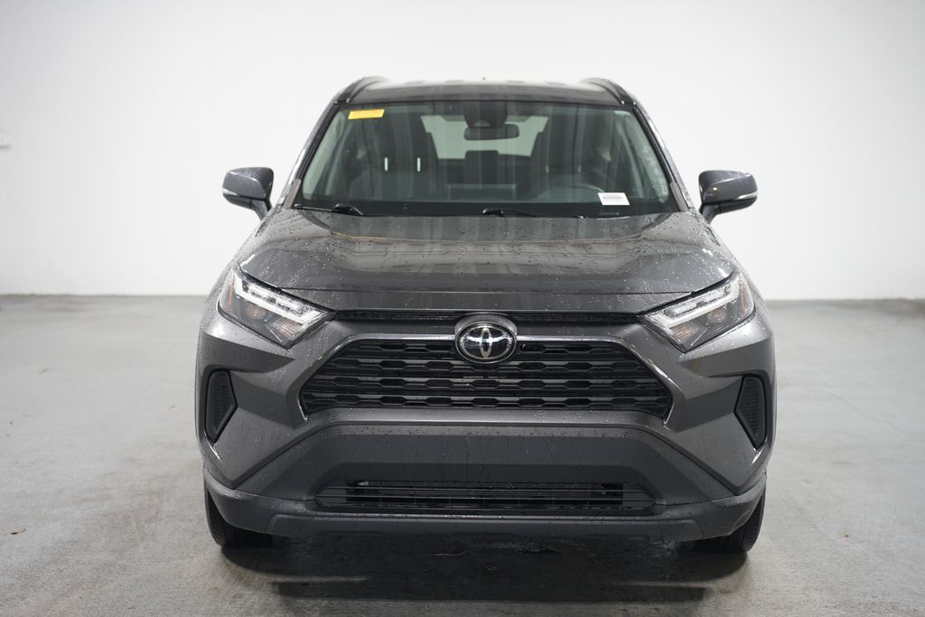 2023 Toyota RAV4 XLE 2