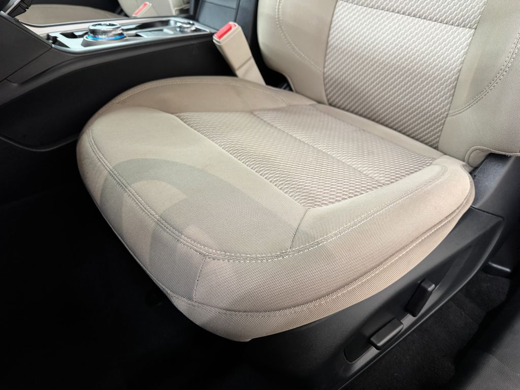 2023 Ford Explorer Base