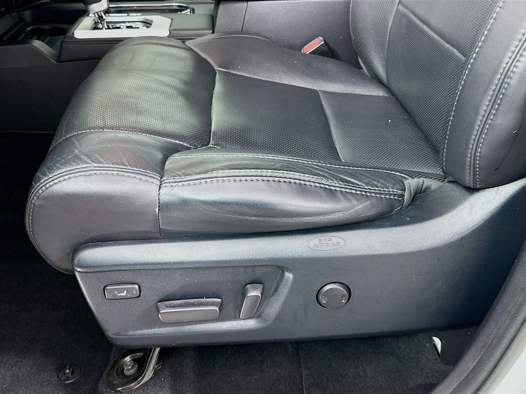 Thumbnail: 2018 Toyota Tundra - 19