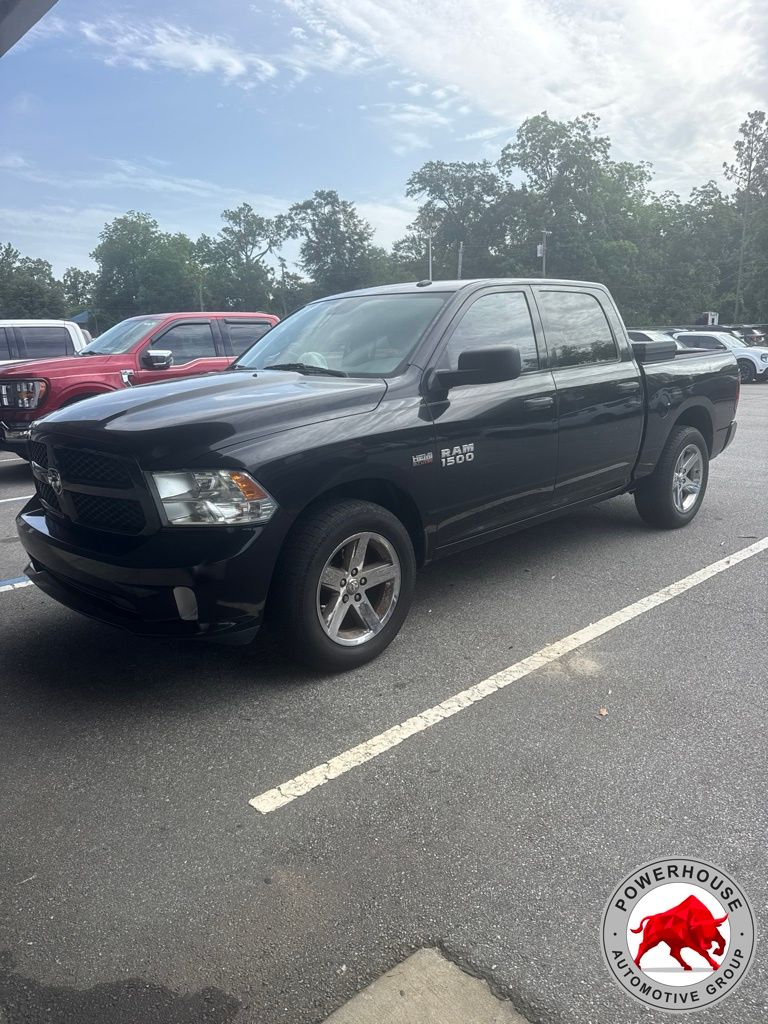  2016 RAM 1500 Express Crew Cab RWD   