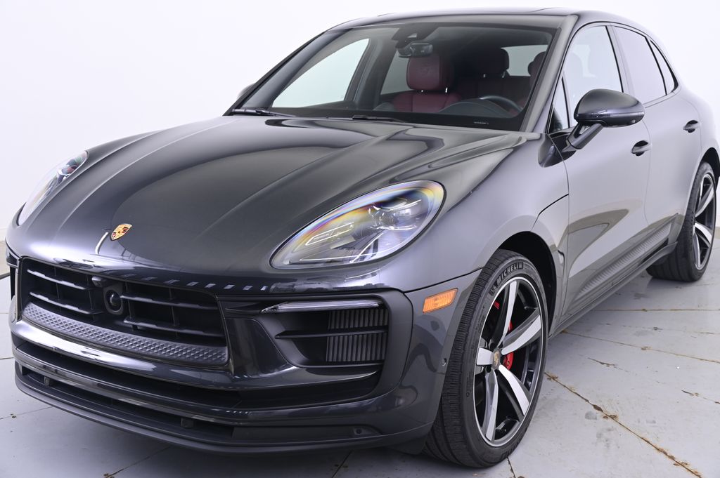 Thumbnail: 2022 Porsche Macan - 1