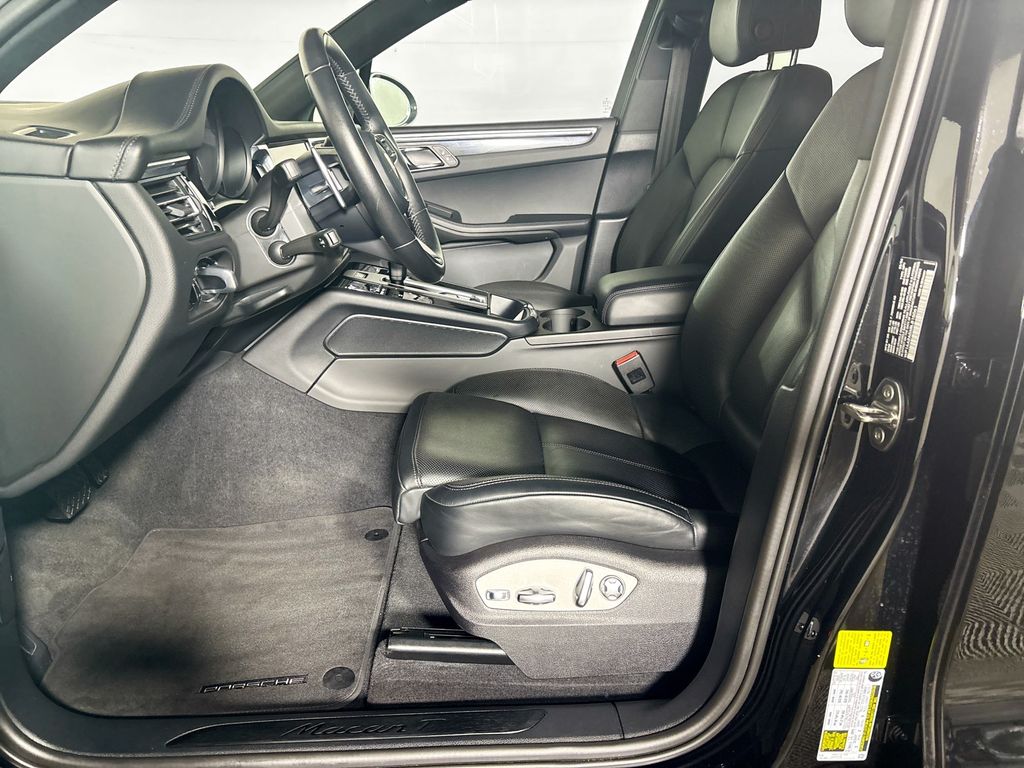 2024 Porsche Macan T