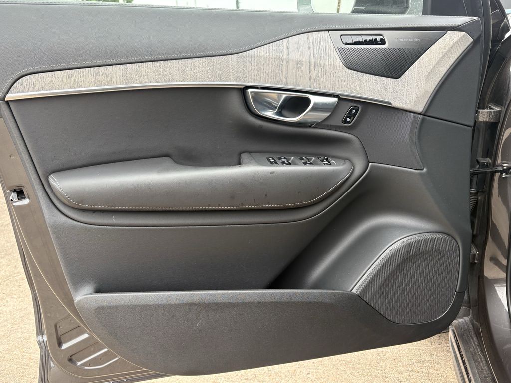 2025 Volvo XC90 B6 Ultra - 9
