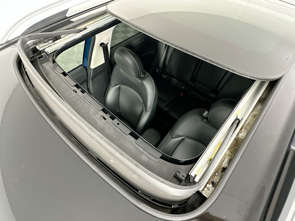 Thumbnail: 2017 MINI Cooper Countryman - 21
