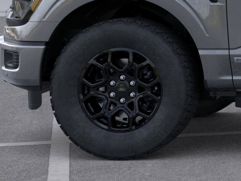 2025 Ford F-150 XLT photo 18