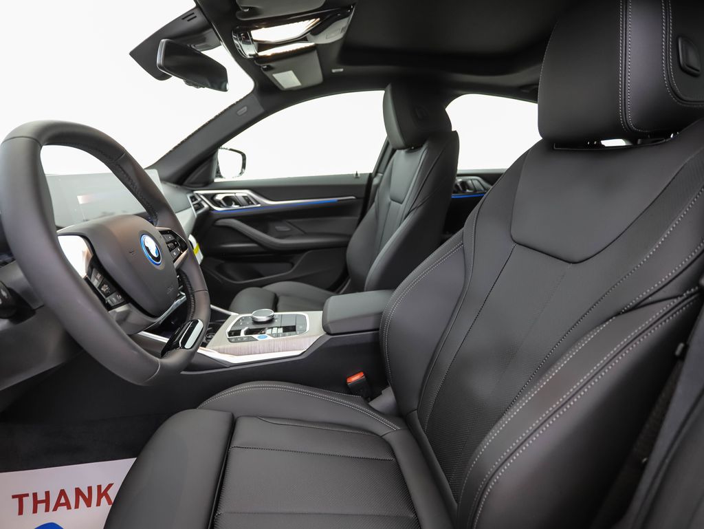 Thumbnail: 2026 BMW i4 - 11