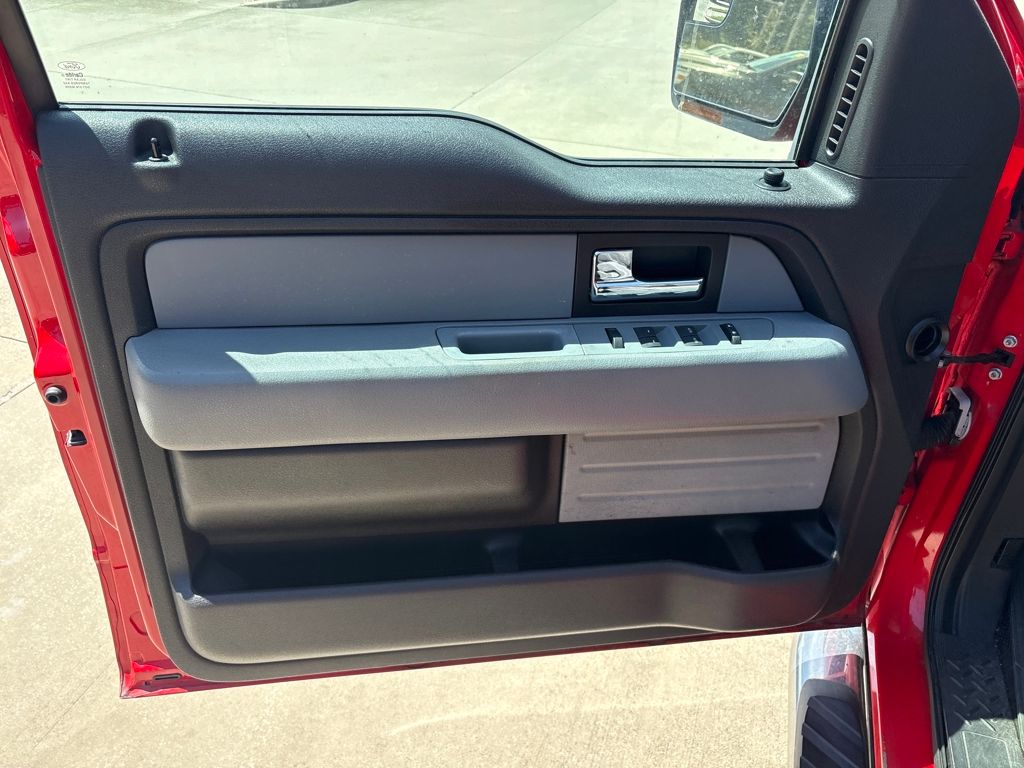 2012 Ford F-150 XLT photo 11