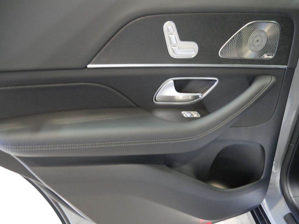 Thumbnail: 2026 Mercedes-Benz GLE - 21