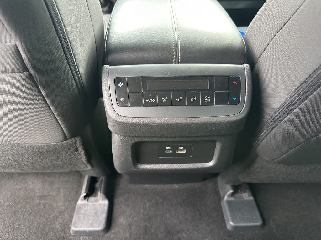 2024 Nissan Pathfinder SV photo