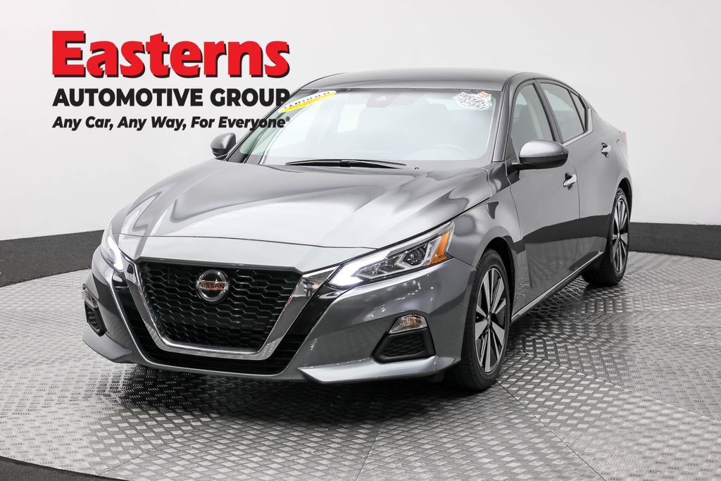 2022 Nissan Altima SV's photo