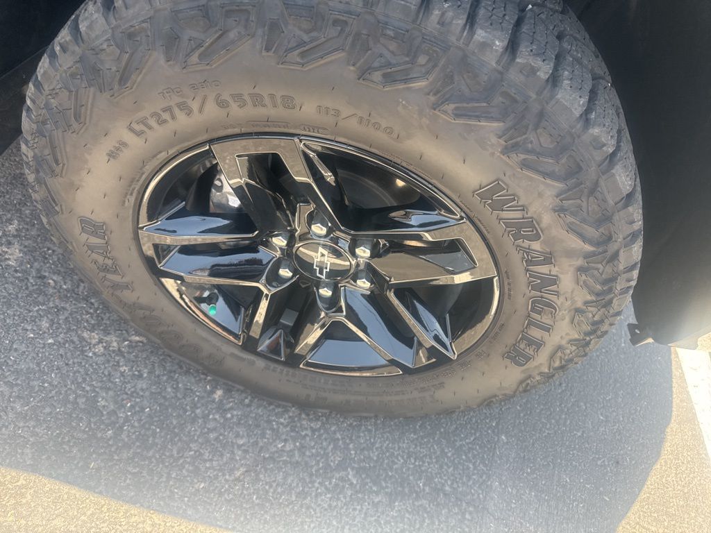Thumbnail: 2025 Chevrolet Silverado 1500 - 8