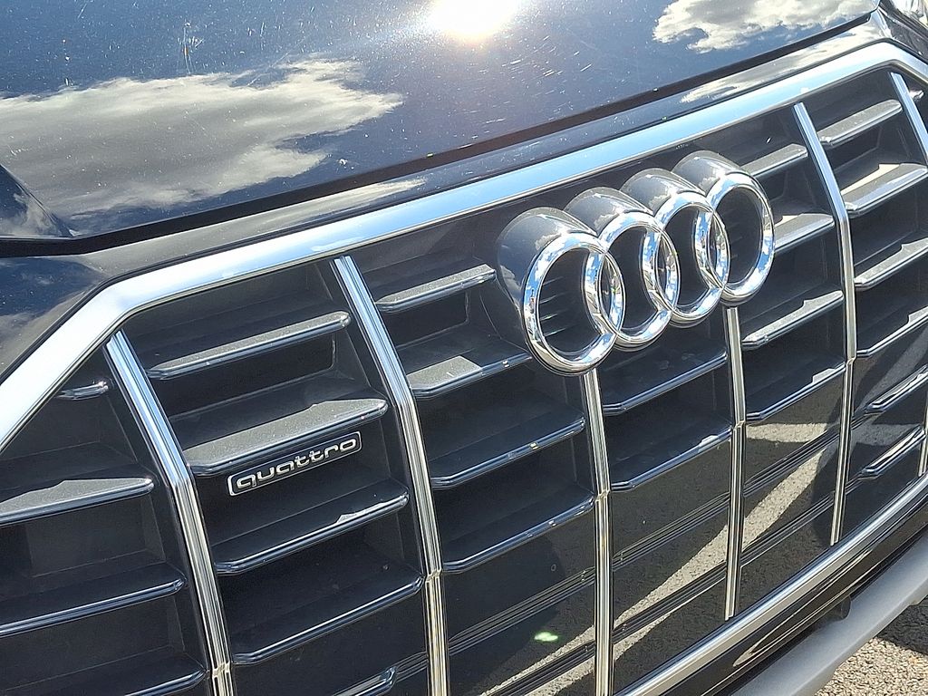 Thumbnail: 2023 Audi Q5 - 3