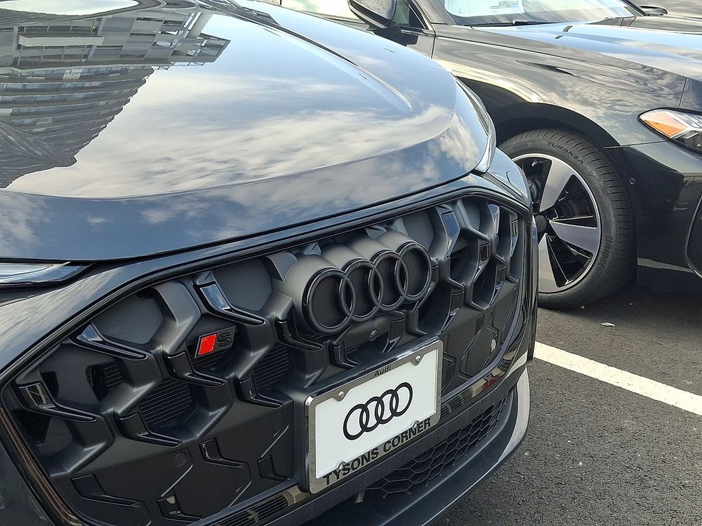 Thumbnail: 2026 Audi SQ5 - 4