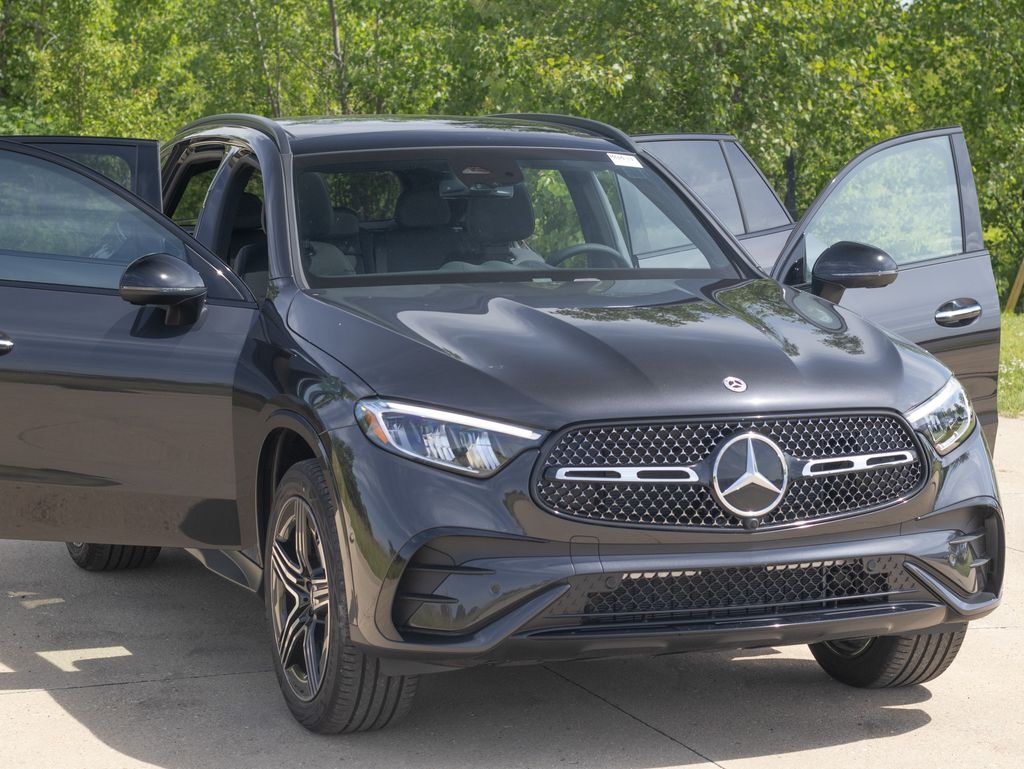 2024 Mercedes-Benz GLC GLC 300 photo